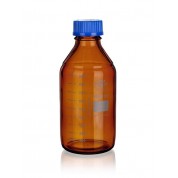 Tamsus reagentų butelis su mėlynu PP gaubteliu (SIMAX), 140°C Tamsus reagentų butelis su mėlynu PP gaubteliu (SIMAX), 140°C