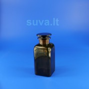 Plačiakaklis, stačiakampis, rudo stiklo buteliukas su pritrintu kamščiu (350 ml) Plačiakaklis, stačiakampis, rudo stiklo buteliukas su pritrintu kamščiu (350 ml)